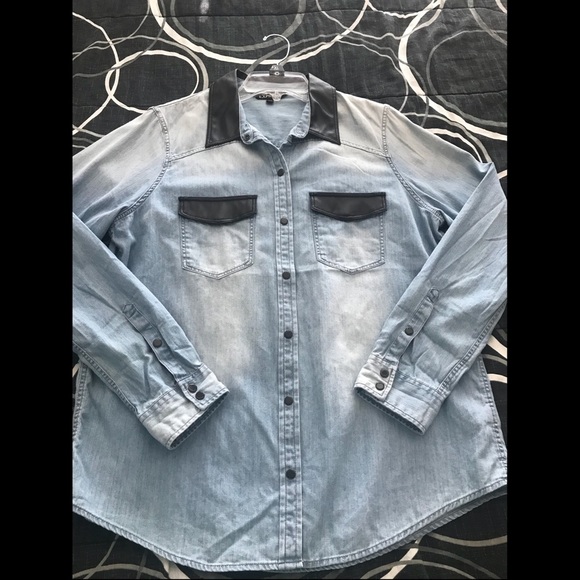 Express Chambray with Faux Leather Size Large - Picture 1 of 2